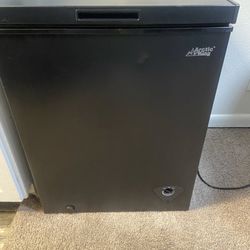 Arctic King 5.0 cu ft Chest Deep Freezer – Works Great. Family Size Freezer