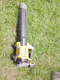 DeWalt blower with 5ah battery and charger