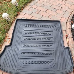 2016 Ford Explorer Back Rubber Mat Like New 