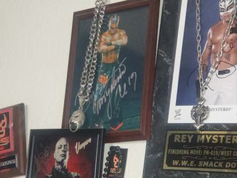 Wrestlemania wwe wrestling championship title belts action figures autographed photos!collectors collection! Betta hurry!