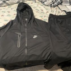 Nike tech Set