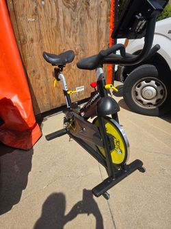 Like New: ProForm Tour de France CBC Studio Indoor Cycle