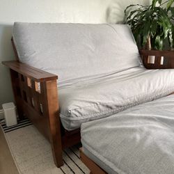 futon sofa / queen bed