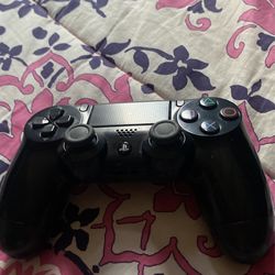 PS4 Controller