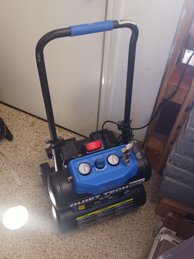 Kobalt 4.3 Gallon Air Compressor for Sale in Bakersfield, CA OfferUp