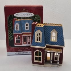 Hallmark Ornament House on Holly Lane 1999 Nostalgic Houses Shops Series 16 

Excellent condition, never displayed
Box has some wear due to age and st