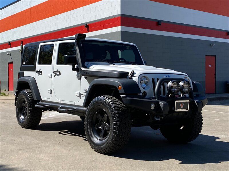 2016 Jeep Wrangler Unlimited Rubicon Lifted! Only 18k Miles! LOADED!
