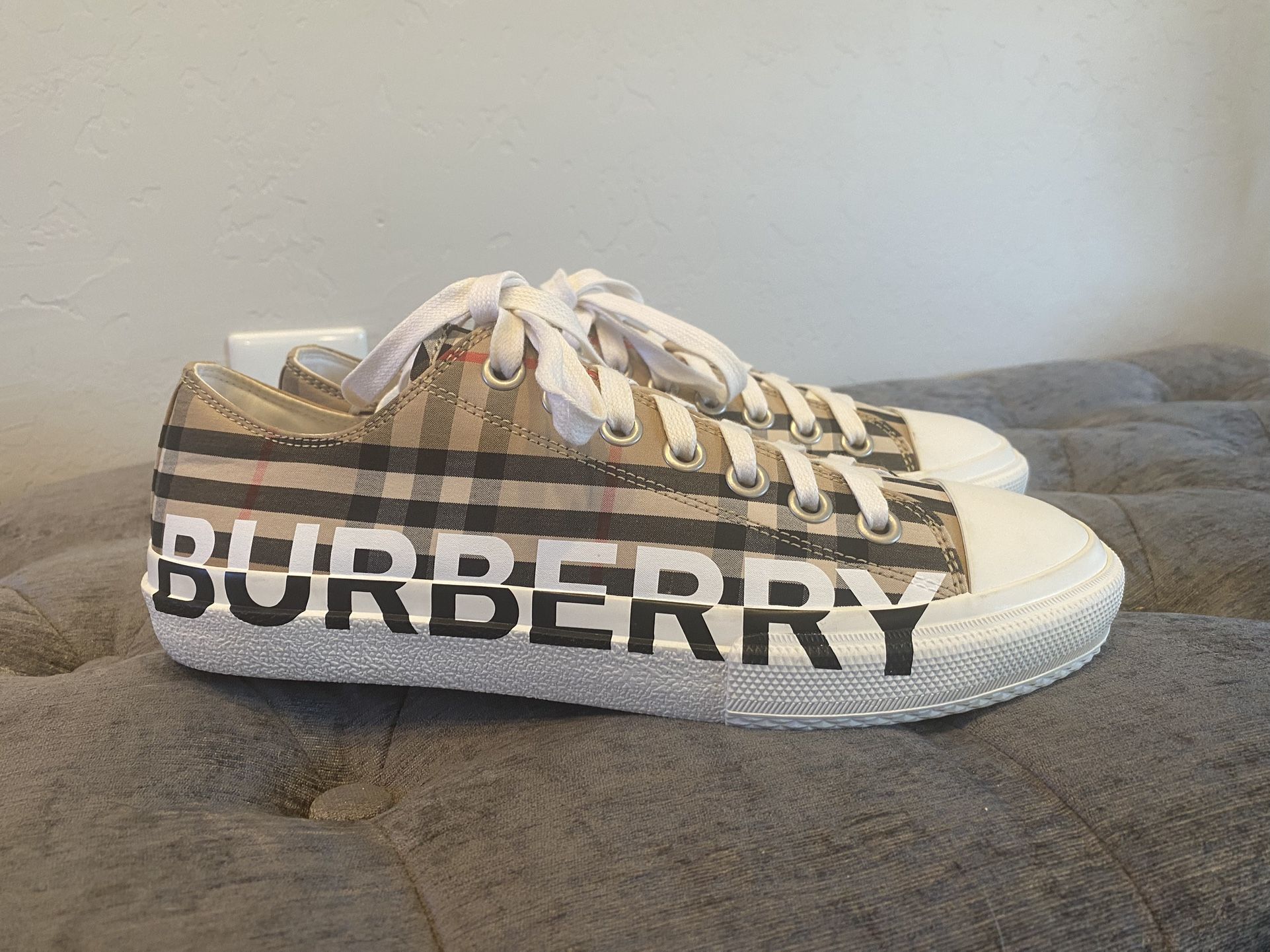 Burberry shoes