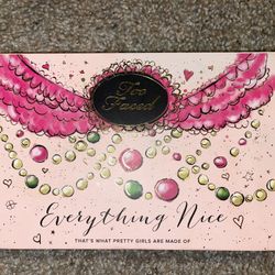 Everything Nice Too Faced Pallete ~ Christmas Edition 🎄✨