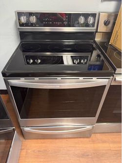 Whirlpool 5 Burner Electric Range with Convention Oven