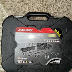 Husky 60-Piece Mechanics Tool Set 1/4" & 3/8" (1004 251 428) (NEW)