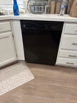 Dish washer