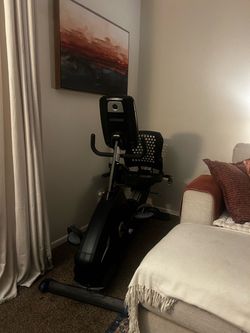 Nautlis R618 Recumbant Exercise Bike