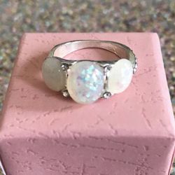 Ladies Opal Ring 