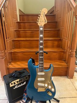 Squier Anniversary Gold Stratocaster w/ Marshall Amp
