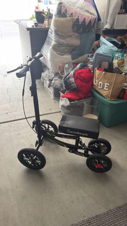 2 knee scooters