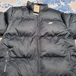Nike Sportswear Club Puffer Jacket Black White Men's Size XL FB7368-010 NWT