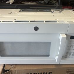 GE Under Cabinet Microwave 30w X 15.5 