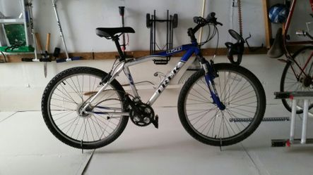 Trek 820 Mountain bike Budweiser edition for Sale in Ballwin MO OfferUp