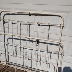 Antique Full Size Metal Bed Head & Foot Frame
