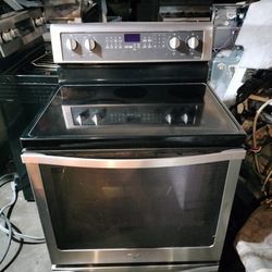 Whirlpool Stainless Glass Top Range With Convection Oven  -Can Deliver