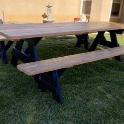 Picnic And Garden Tables.