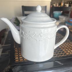 Tea kettle 