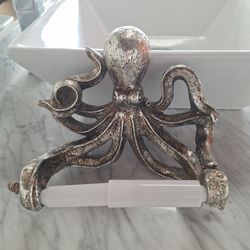 Octopus toilet paper holder