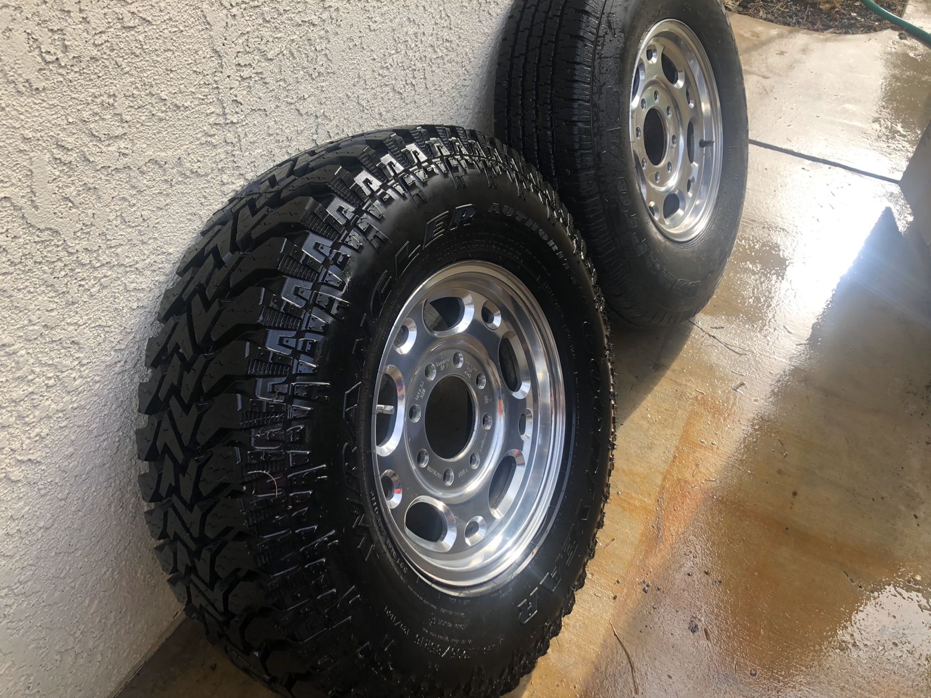 8 lug Chevy polished aluminum wheels rims