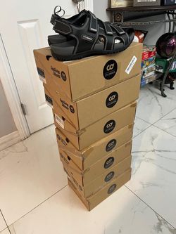 Cycling deal unisex shoes new asking $25 for pair thanks