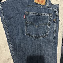 Unisex Levi jeans