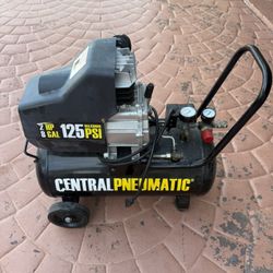 Central Pneumatic 8 gallon portable air compressor