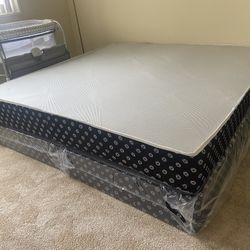 Queen Mattress Come With Free Spring - Free Delivery 🚚 To Reasonable Distance 