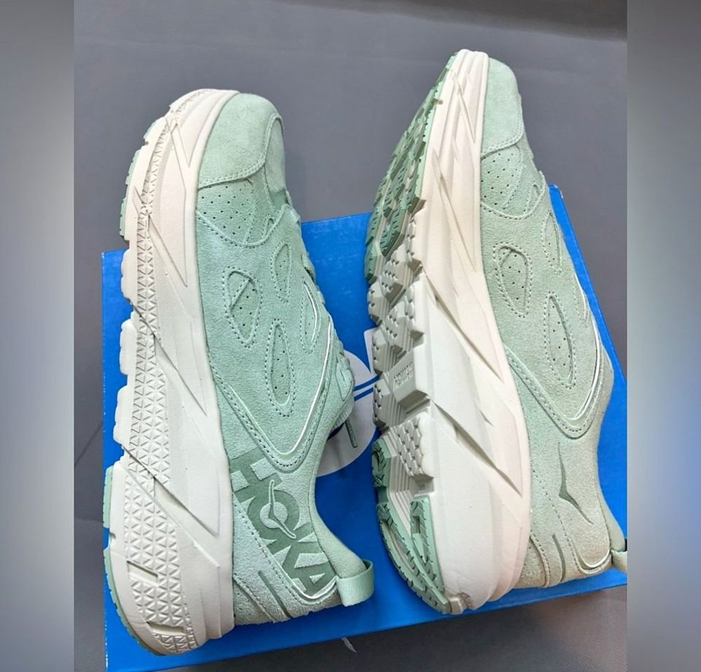 NIB HOKA One One Clifton L Suede Sneaker Women 12.5 / Men 11.5