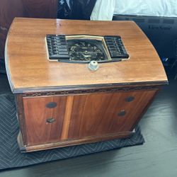 Antique ZENITH Radio