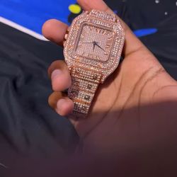 VVS 1 Rose Gold Banded Quartz Embezzled Dial