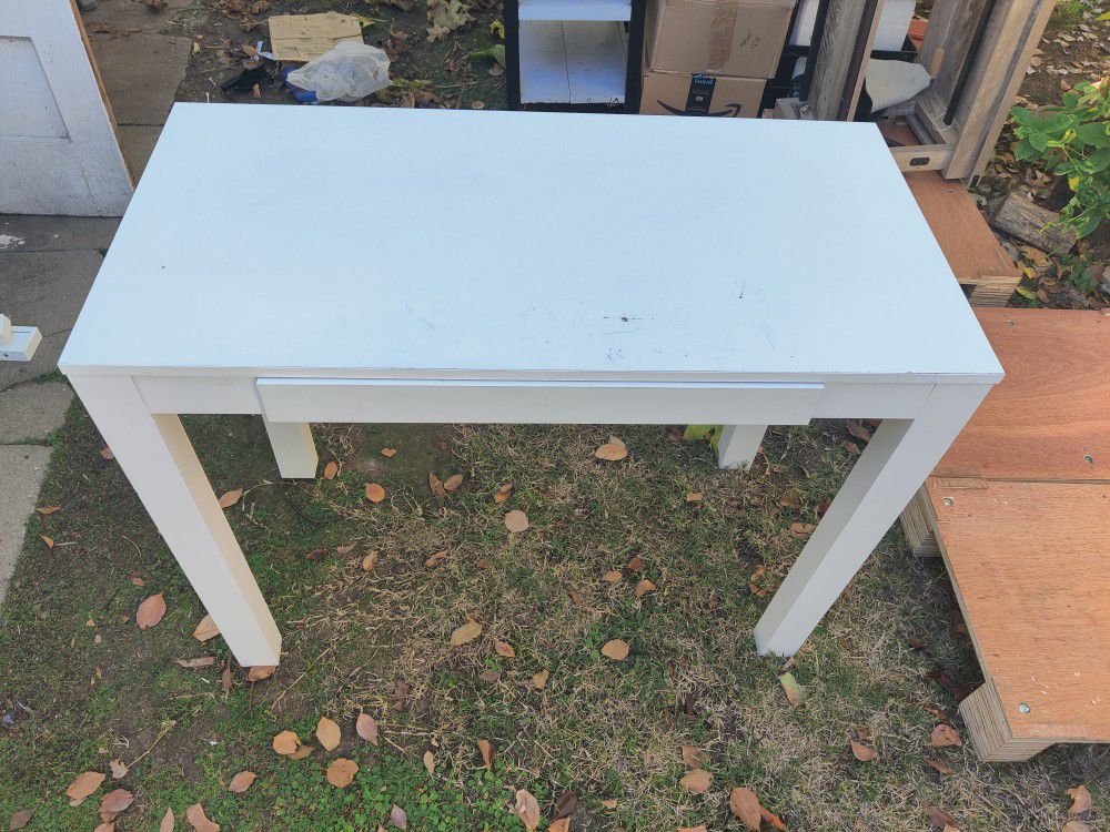 Small Table/Desk 