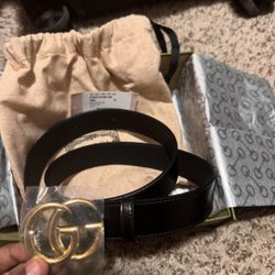 Gucci Belt. Gold Buckle Black Leather. 