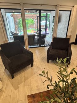 2 Living room Accent chairs