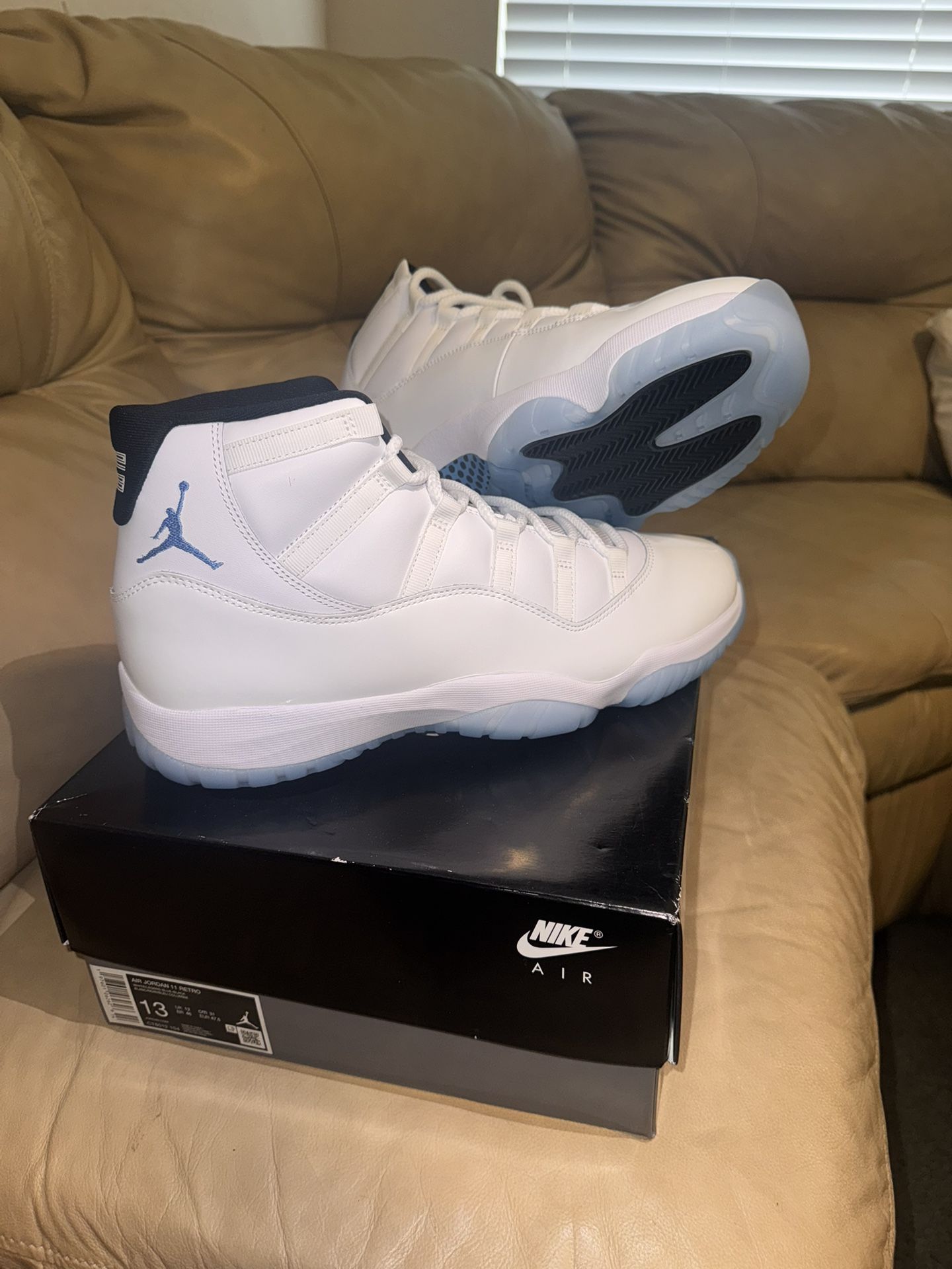Jordan 11 legend Blue Size 13