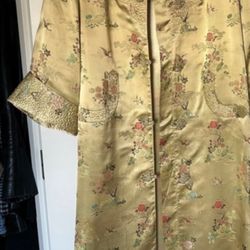 Vintage Peony Brand Shanghai China Gold Brocade Chinoiserie Robe