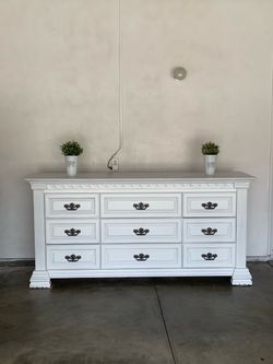 Dresser🌸