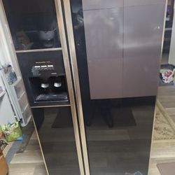 Kitchen Aid Sisde By Side Refrigerator 