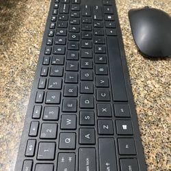 HP Wireless / Bluetooth Keyboard w Mouse