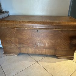 Vintage lane cedar chest from 1941