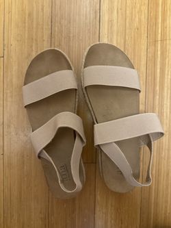 Ana Brand Comfortable beige sandals with elastic straps.