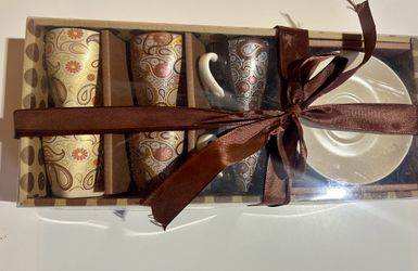 Tea Cup set of 6 With saucers (NEW)