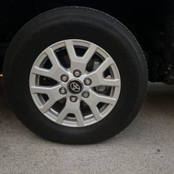 Tires/Rims - Like new 5,400 Miles
