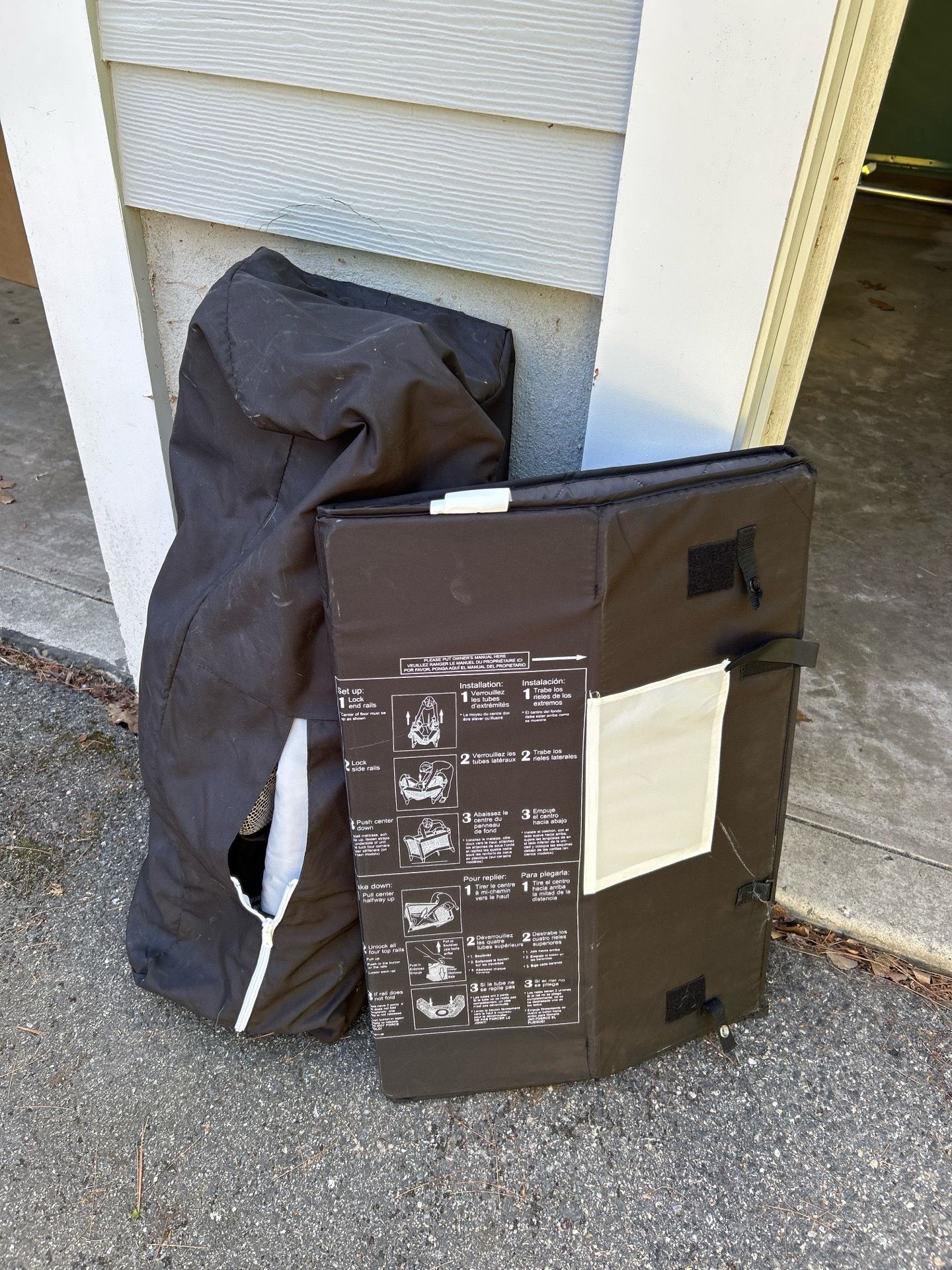 Graco Portable Playard with Carrying Bag