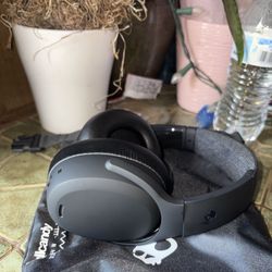 Skullcandy Black Headphones 
